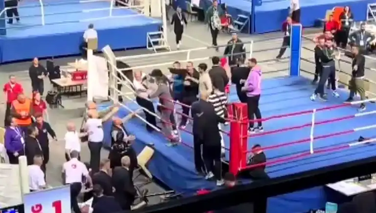 Kick Boks Şampiyonasında Kavga: 4 Yaralı, 5 Gözaltı
